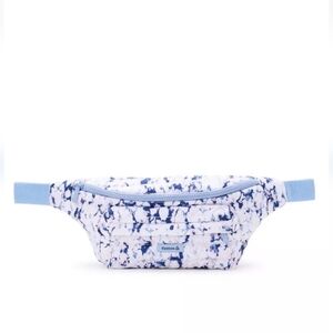 NWOT Reebok Rylan Quilted Puffer Blue Marble Belt Bag Fannypack